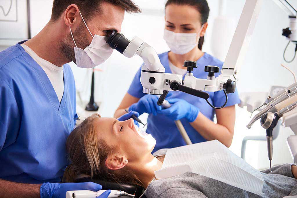 cirugia oral en clinicas dentales Carballo